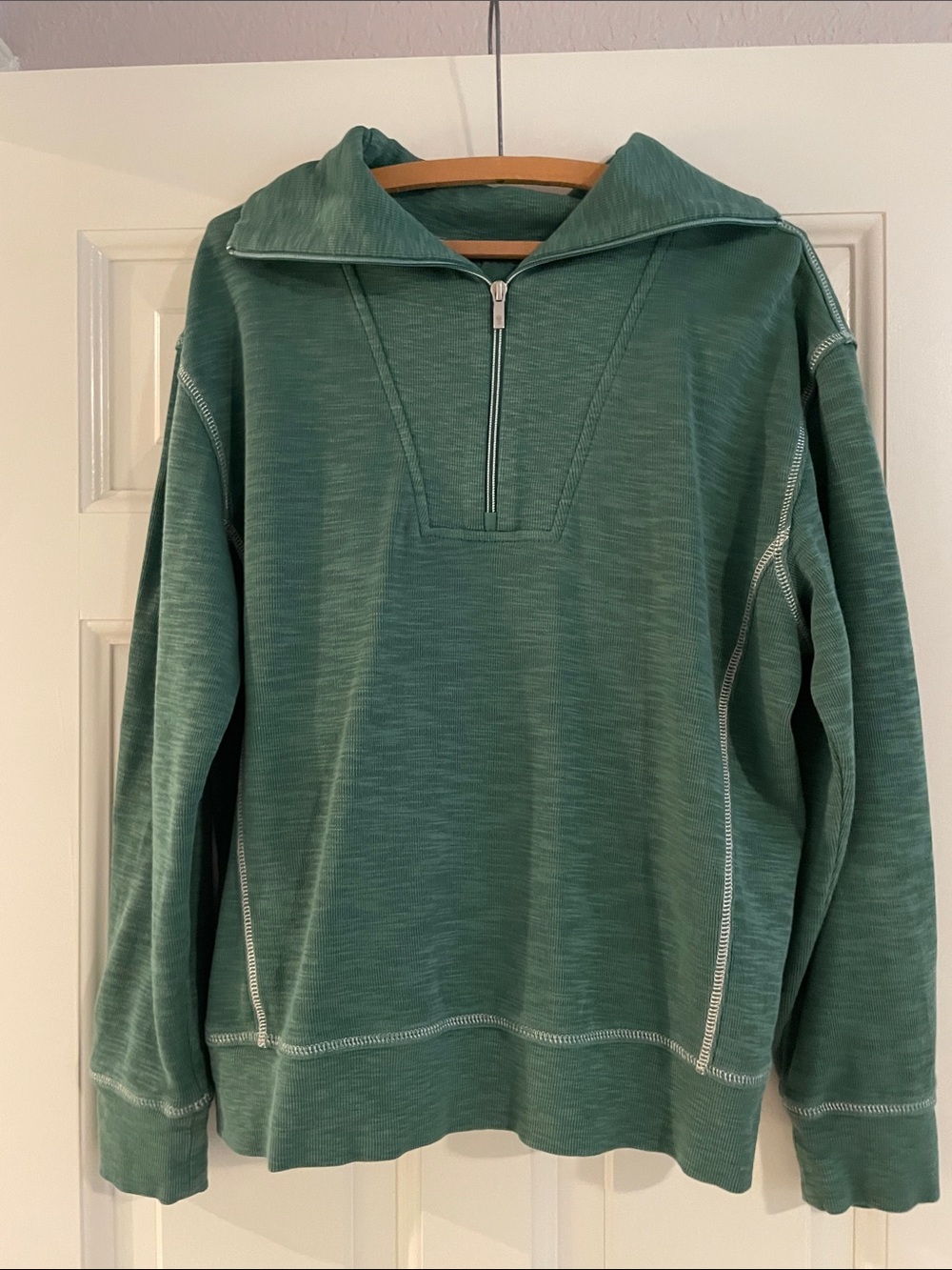 Tommy Bahama Women’s Green Quarter-Zip Hooded Pullover Sweater